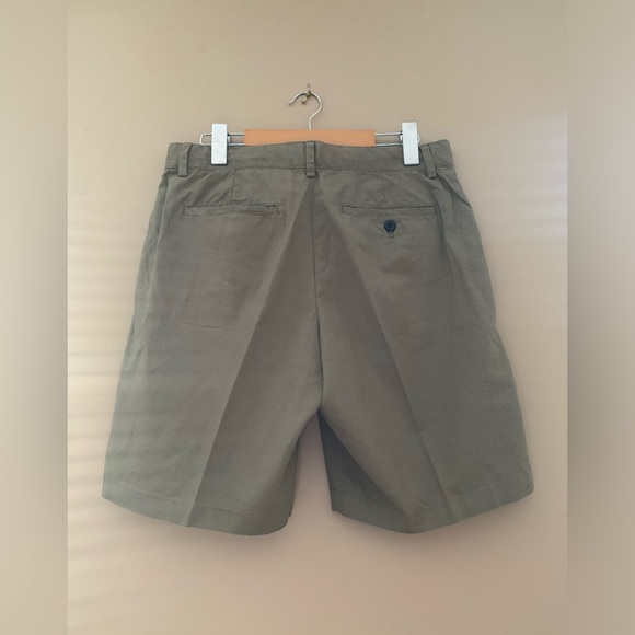 Banana Republic Linen Blend Green Shorts - Picture 7 of 8